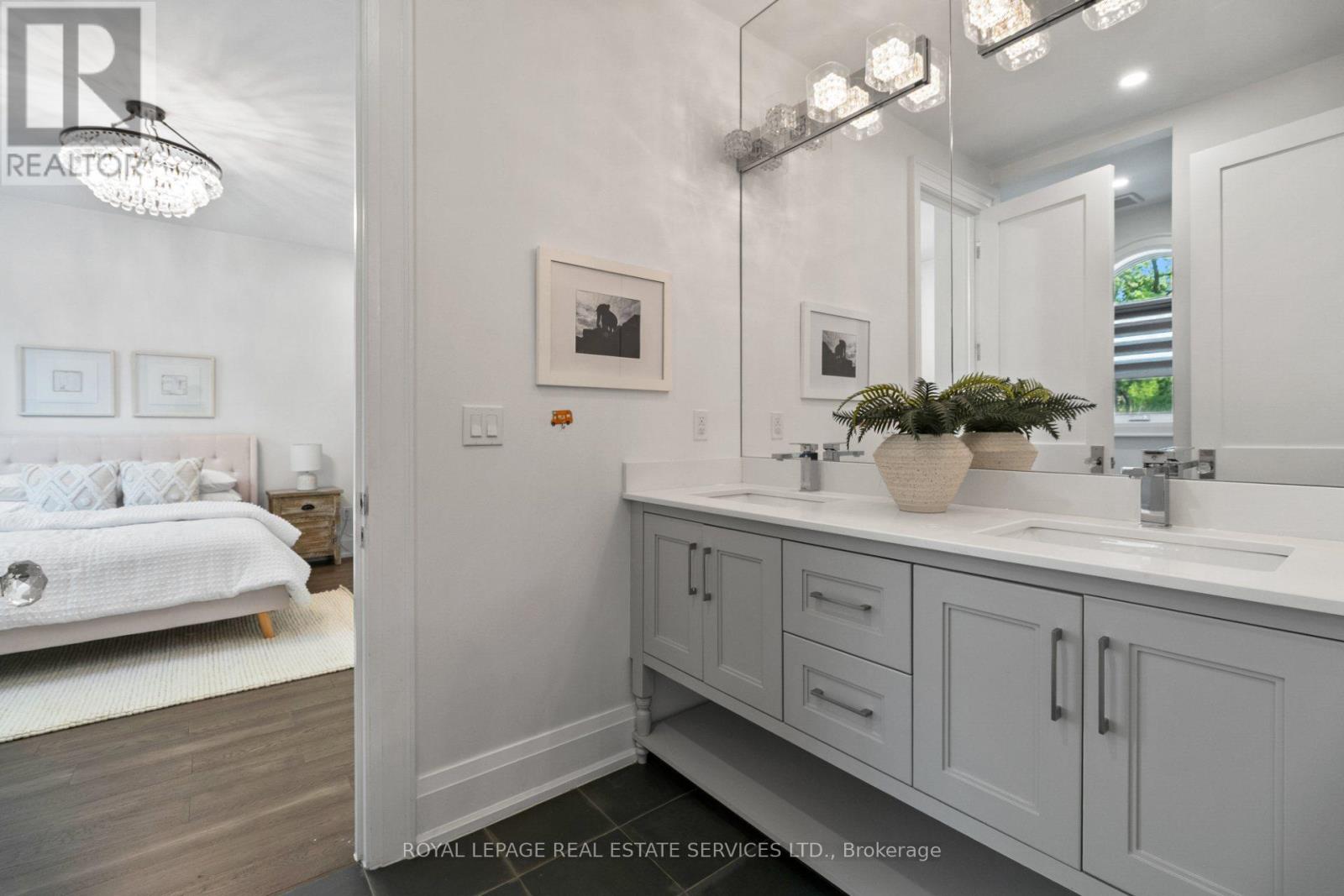 5 Kirk Bradden Avenue W, Toronto, Ontario  M8Y 2G1 - Photo 29 - W13185640