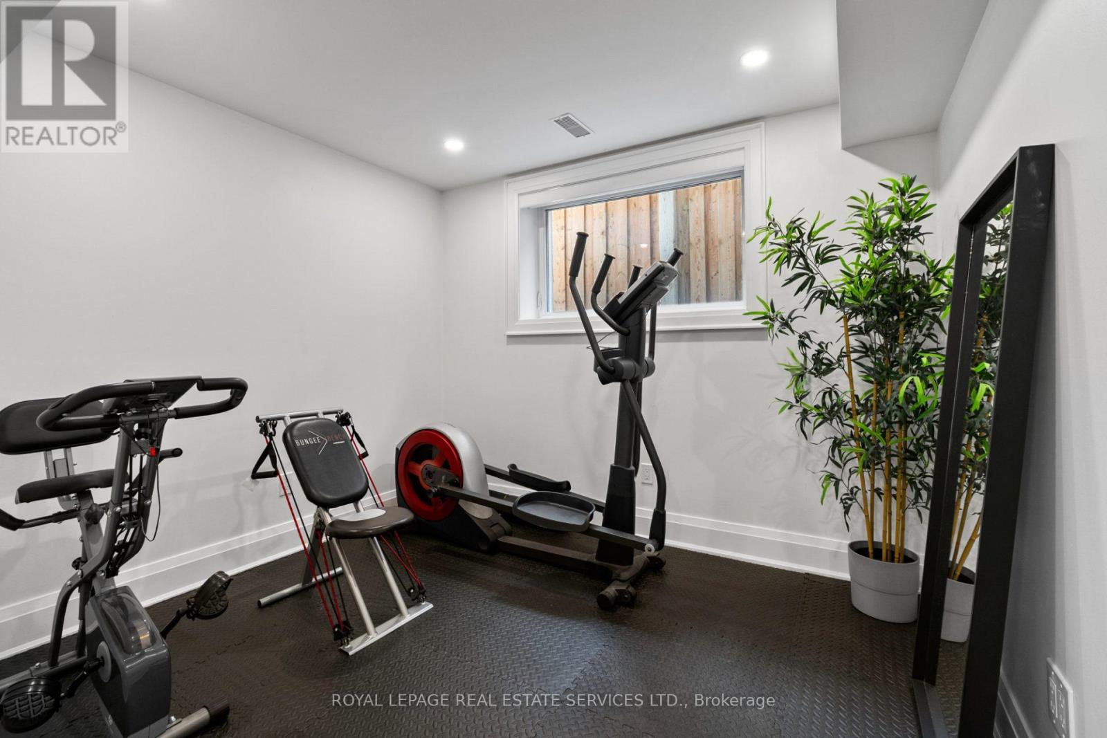 5 Kirk Bradden Avenue W, Toronto, Ontario  M8Y 2G1 - Photo 37 - W13185640