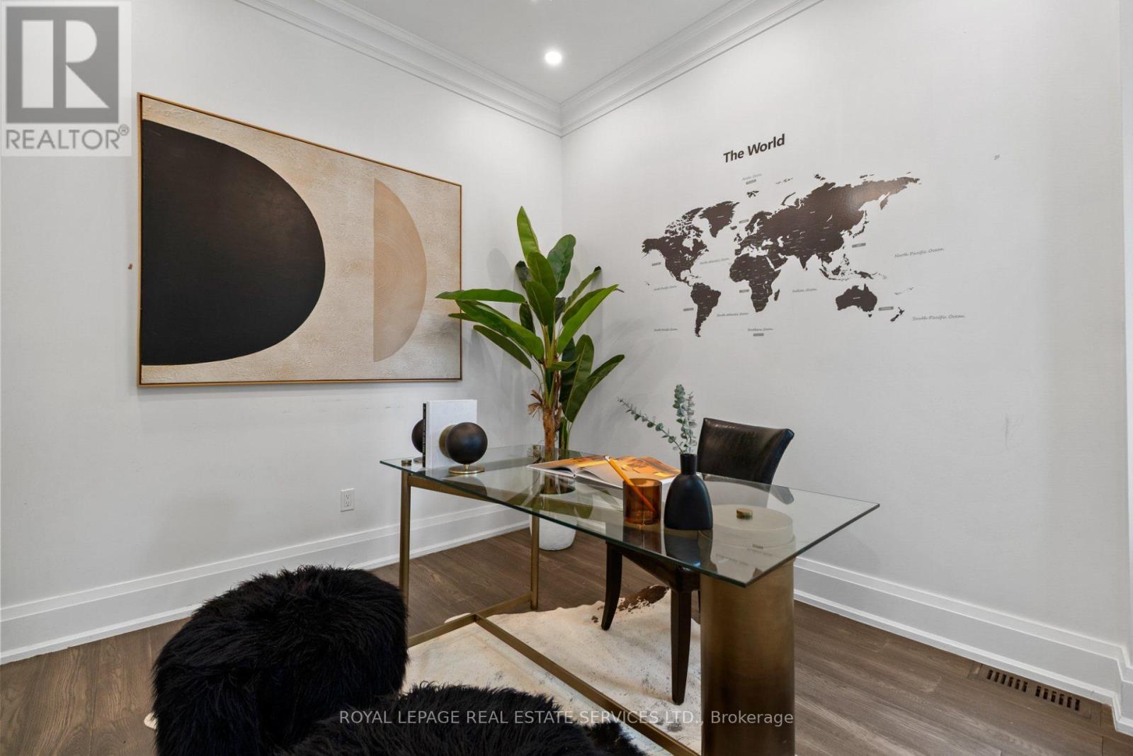 5 Kirk Bradden Avenue W, Toronto, Ontario  M8Y 2G1 - Photo 4 - W13185640