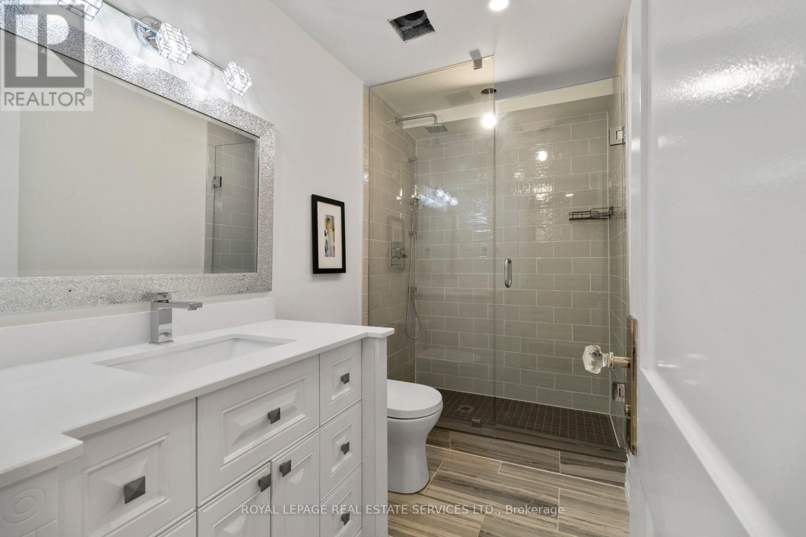 5 Kirk Bradden Avenue W, Toronto, Ontario  M8Y 2G1 - Photo 40 - W13185640