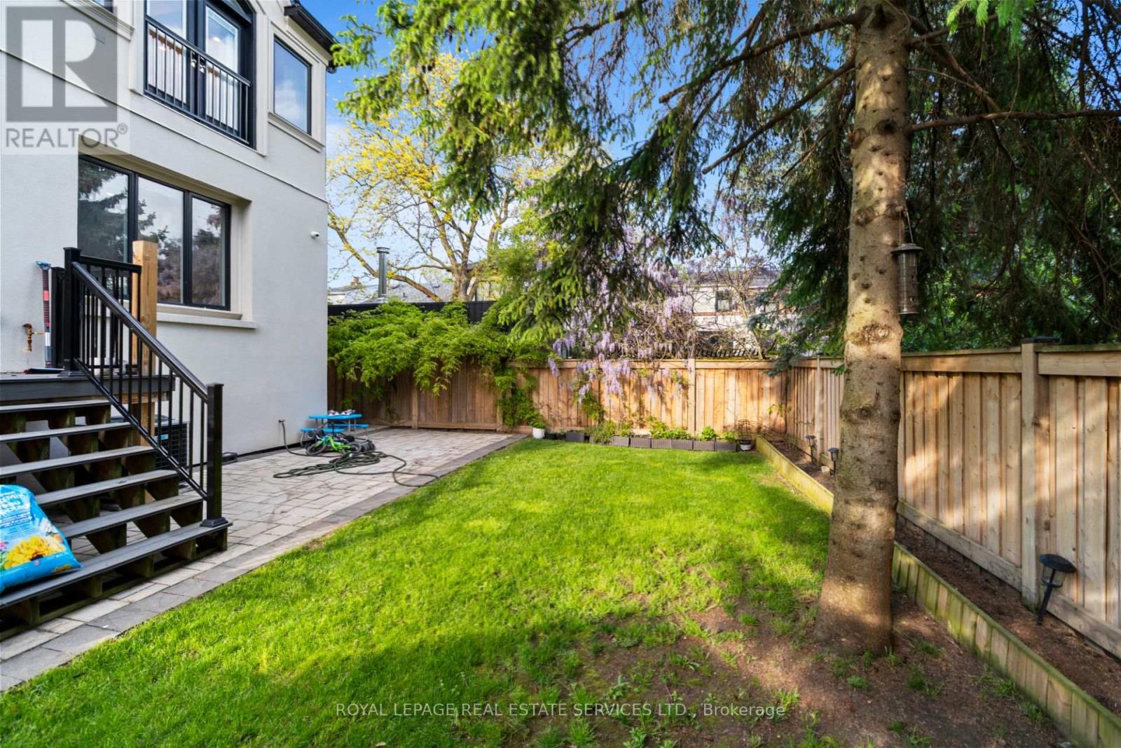 5 Kirk Bradden Avenue W, Toronto, Ontario  M8Y 2G1 - Photo 42 - W13185640