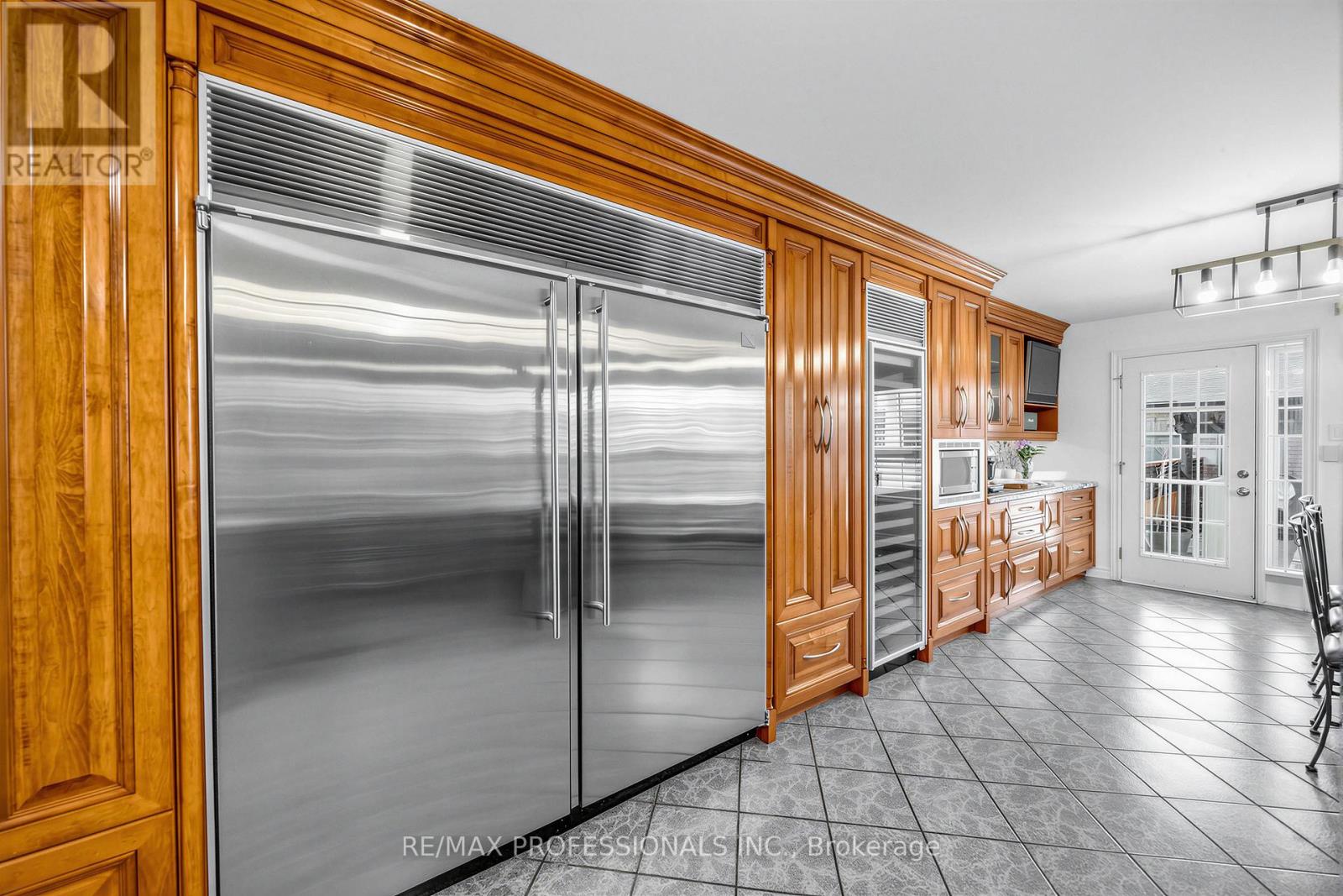 96 Brandon Avenue, Toronto, Ontario  M6H 2E1 - Photo 12 - W13186048