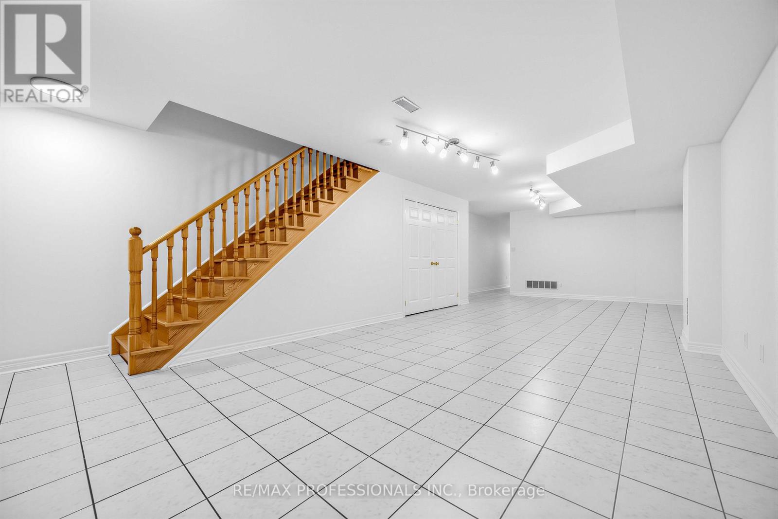 96 Brandon Avenue, Toronto, Ontario  M6H 2E1 - Photo 24 - W13186048