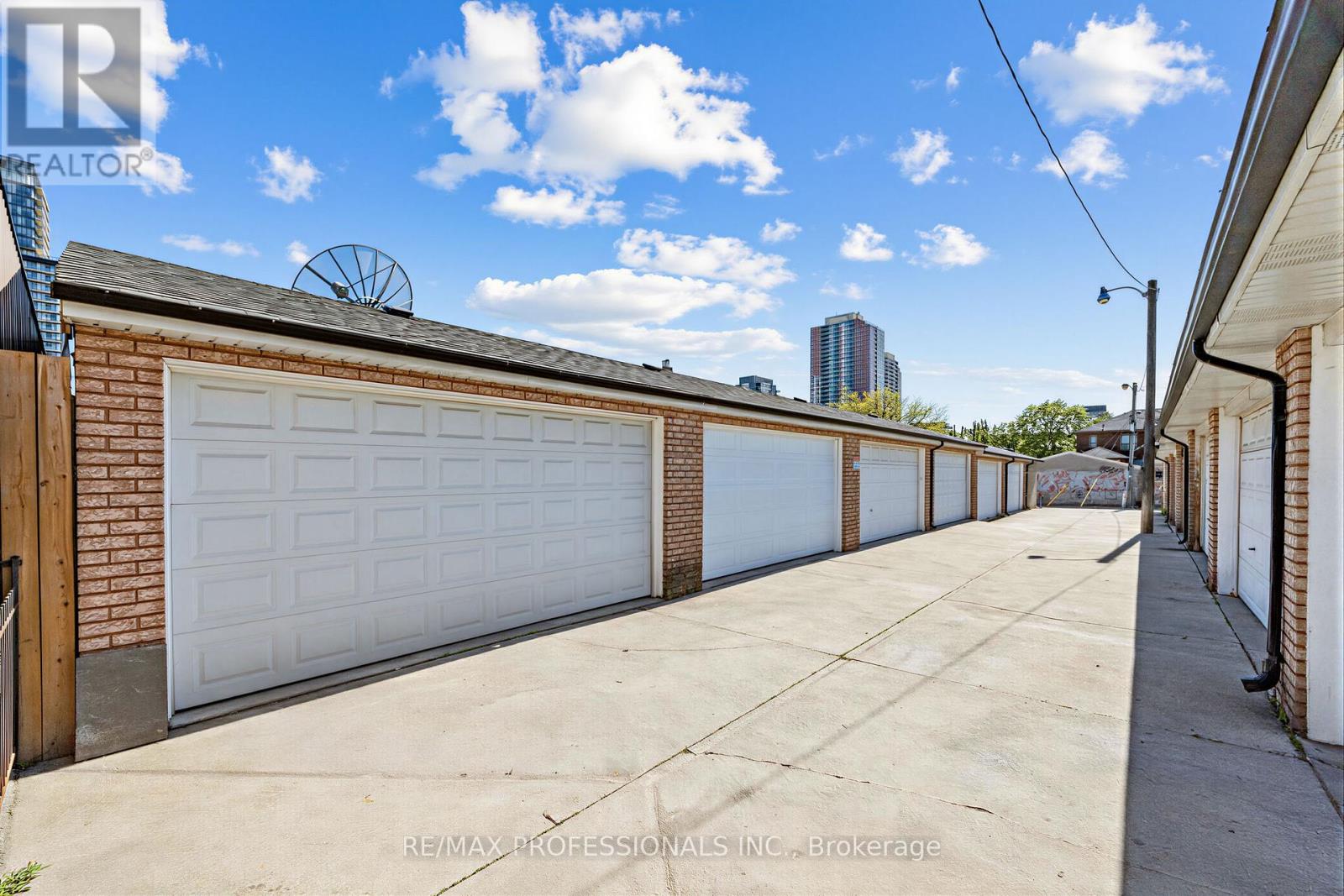 96 Brandon Avenue, Toronto, Ontario  M6H 2E1 - Photo 31 - W13186048