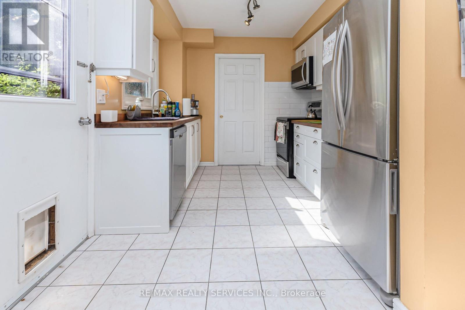129 Salisbury Circle, Brampton, Ontario  L6V 2Z4 - Photo 15 - W13186054