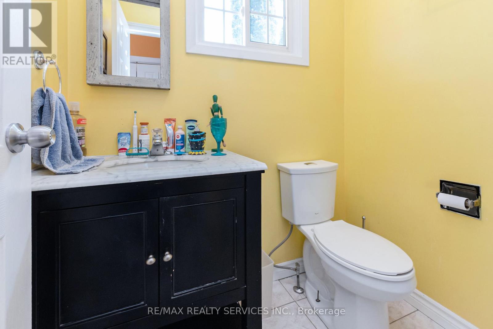 129 Salisbury Circle, Brampton, Ontario  L6V 2Z4 - Photo 6 - W13186054