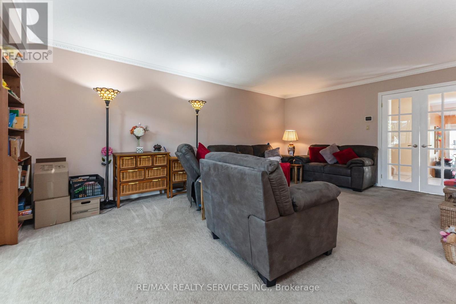 129 Salisbury Circle, Brampton, Ontario  L6V 2Z4 - Photo 8 - W13186054