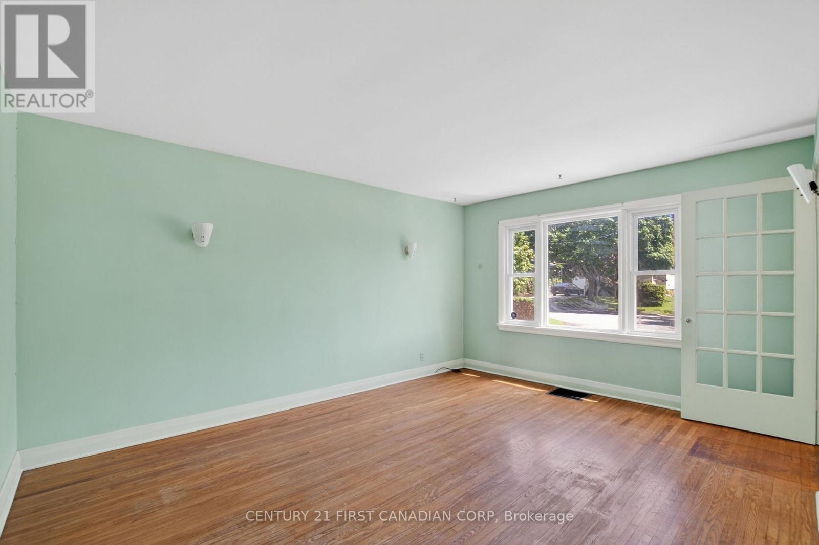 261 Short Avenue, London East, Ontario  N5W 1W3 - Photo 6 - X13186764