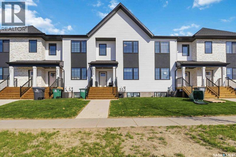 205 235 Feheregyhazi Boulevard, Saskatoon, Saskatchewan  S7W 1G8 - Photo 1 - SK037282