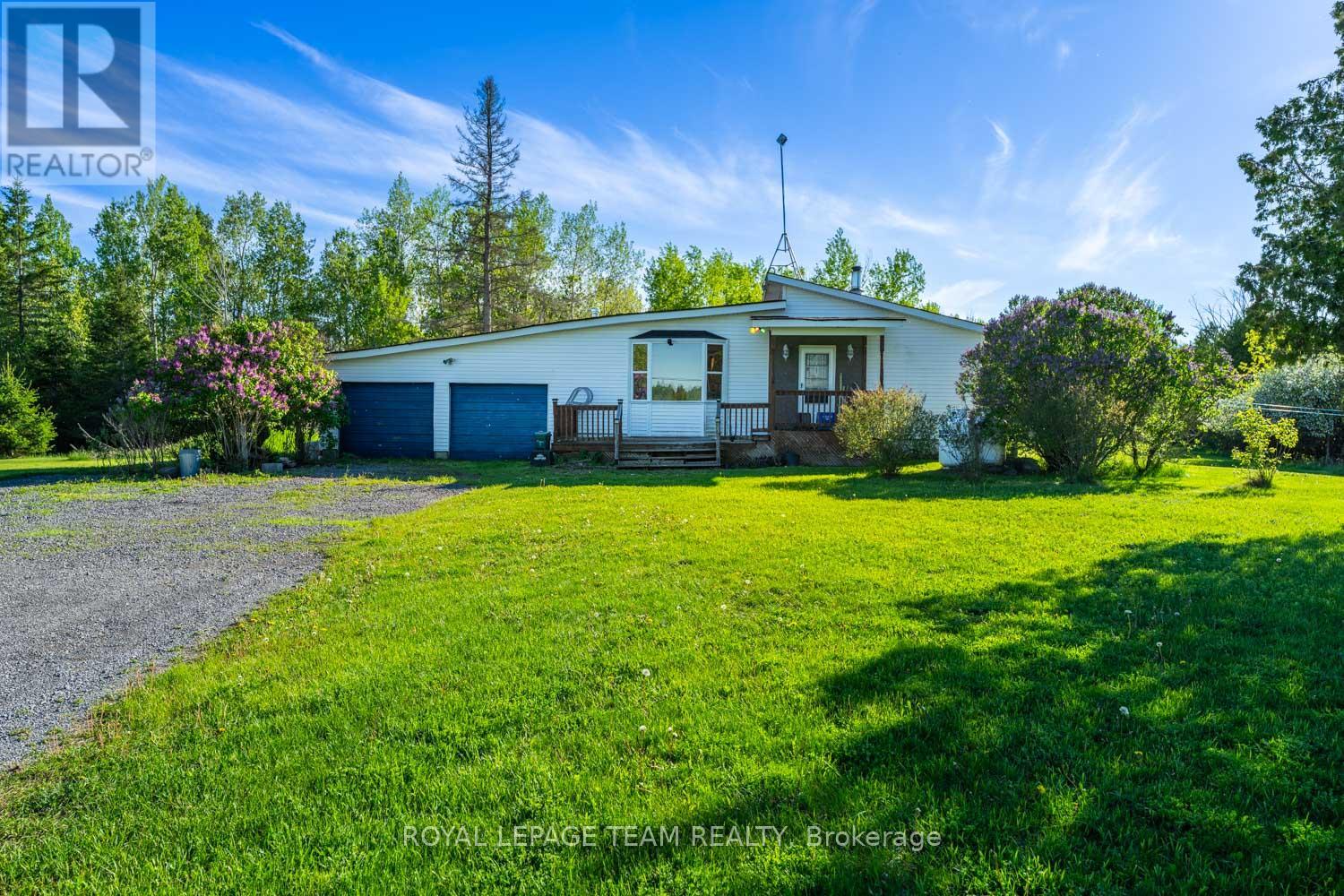 663 BEAVERTAIL ROAD, Ottawa, Ontario