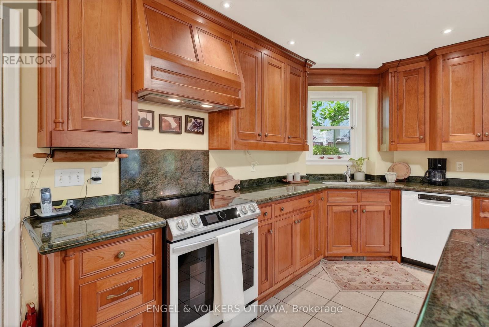 503 Piccadilly Avenue, Ottawa, Ontario  K1Y 0H7 - Photo 11 - X13186520