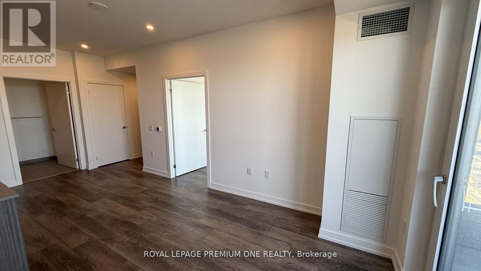 2414 - 15 Wellington Street S, Kitchener, Ontario  N2G 0E4 - Photo 12 - X13184454