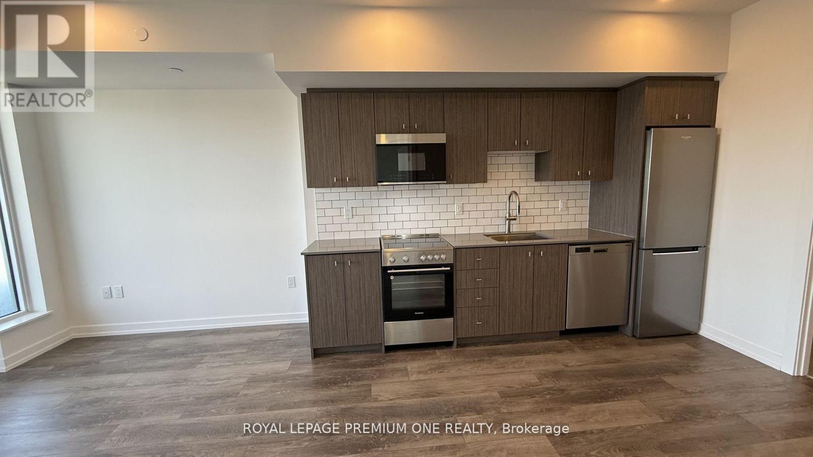 2414 - 15 Wellington Street S, Kitchener, Ontario  N2G 0E4 - Photo 3 - X13184454