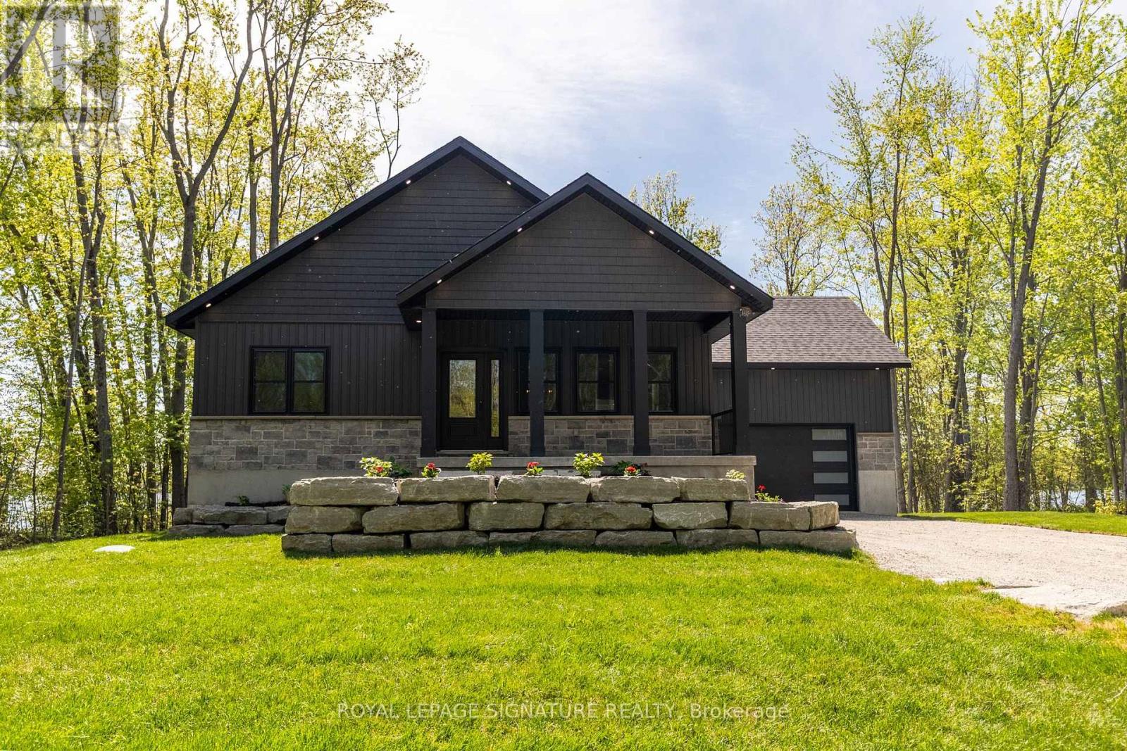 35 YOUNG STREET, Kawartha Lakes, Ontario