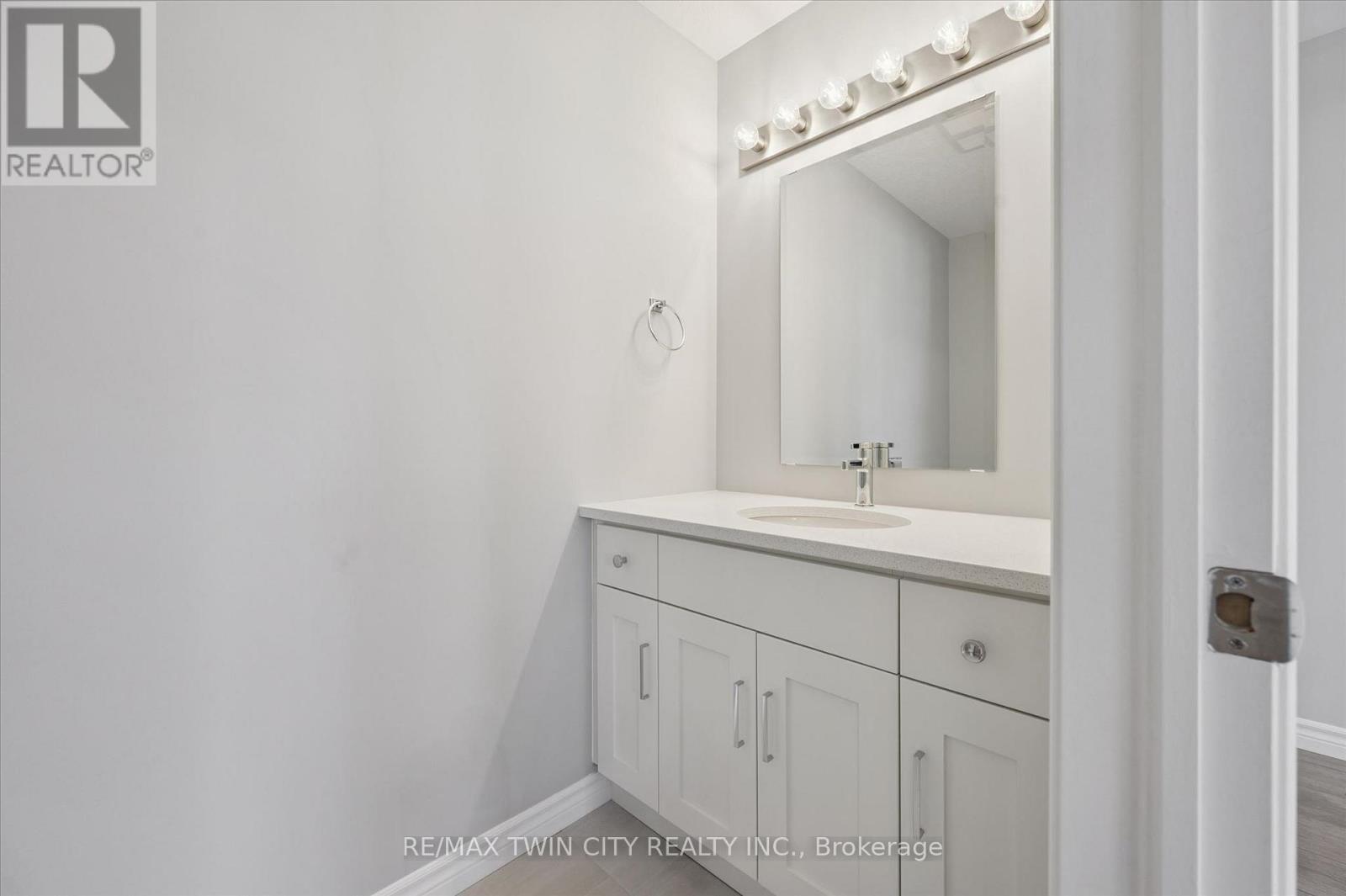 9 Lomond Lane, Kitchener, Ontario  N2R 0T6 - Photo 22 - X13185642