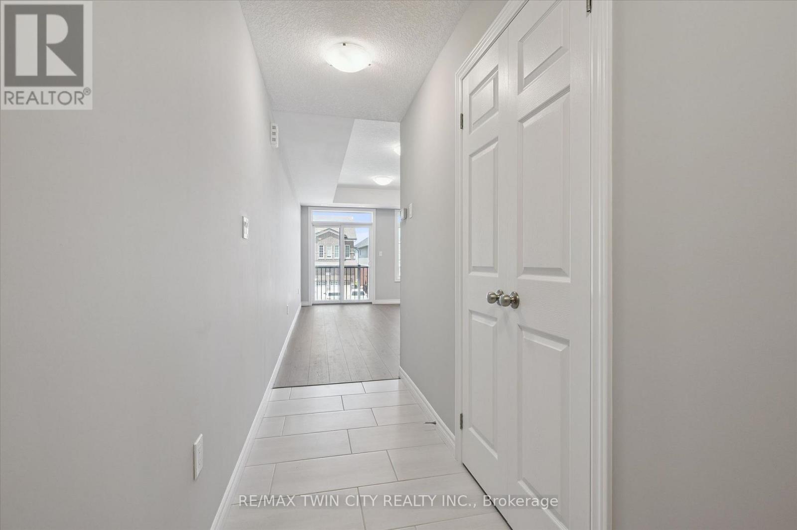 9 Lomond Lane, Kitchener, Ontario  N2R 0T6 - Photo 5 - X13185642