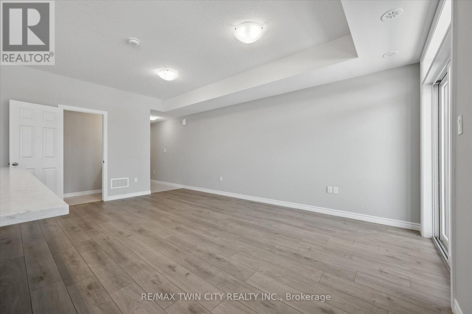 9 Lomond Lane, Kitchener, Ontario  N2R 0T6 - Photo 8 - X13185642
