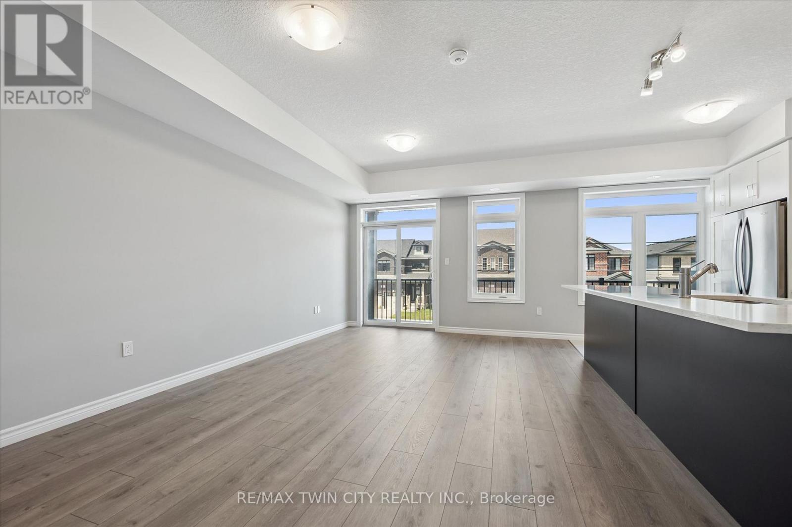 9 Lomond Lane, Kitchener, Ontario  N2R 0T6 - Photo 9 - X13185642
