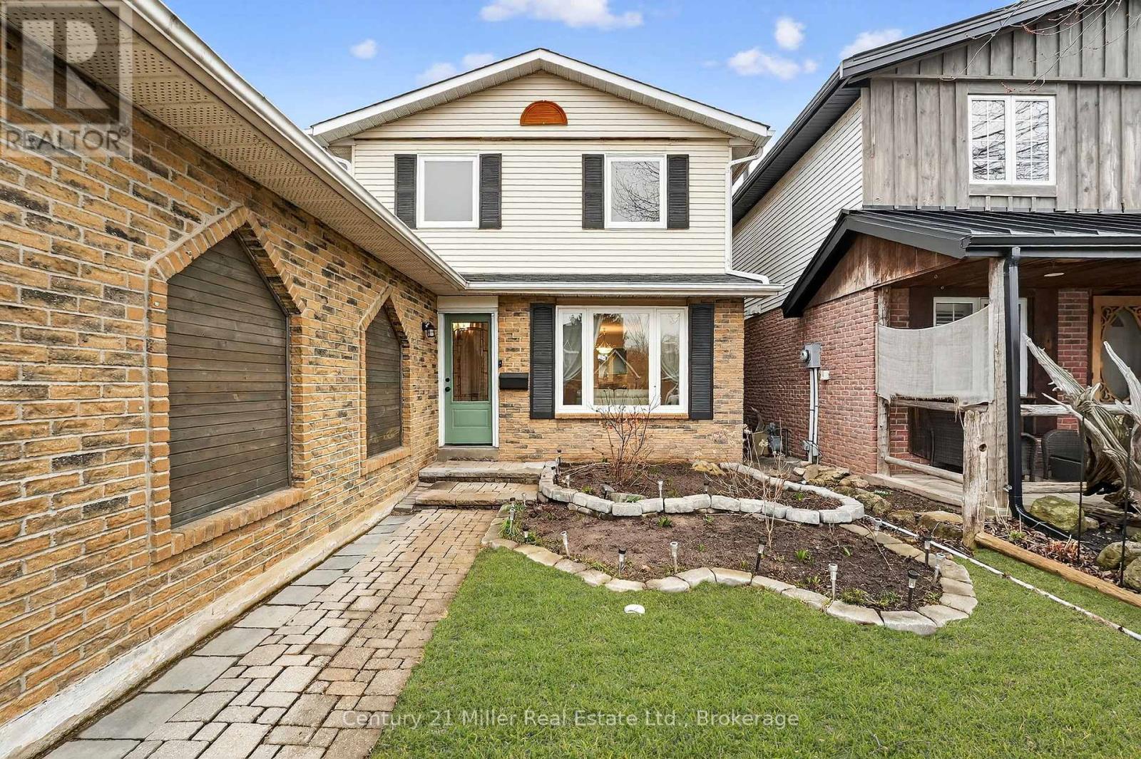 2451 Malcolm Crescent, Burlington, Ontario  L7P 3Y7 - Photo 2 - W13186904