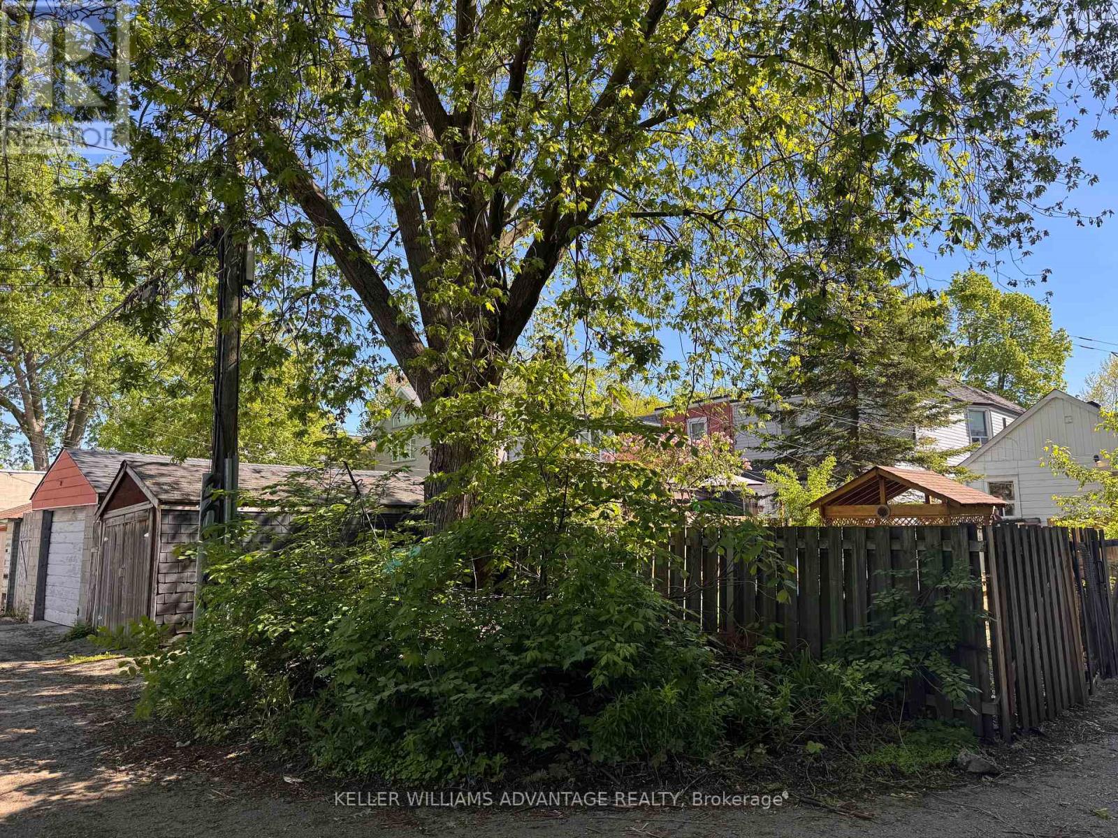 12r Hastings Avenue, Toronto, Ontario  M4M 3C7 - Photo 2 - E12965162