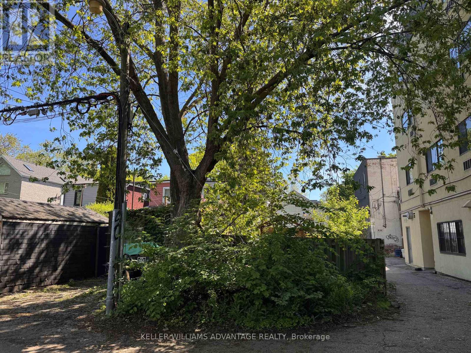12r Hastings Avenue, Toronto, Ontario  M4M 3C7 - Photo 3 - E12965162