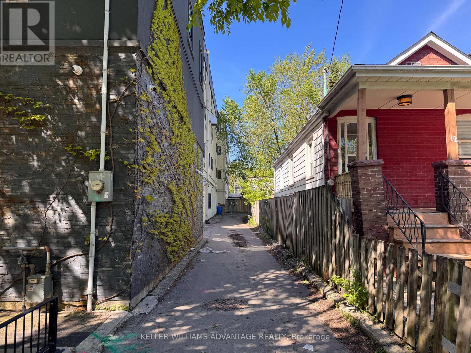 12r Hastings Avenue, Toronto, Ontario  M4M 3C7 - Photo 7 - E12965162