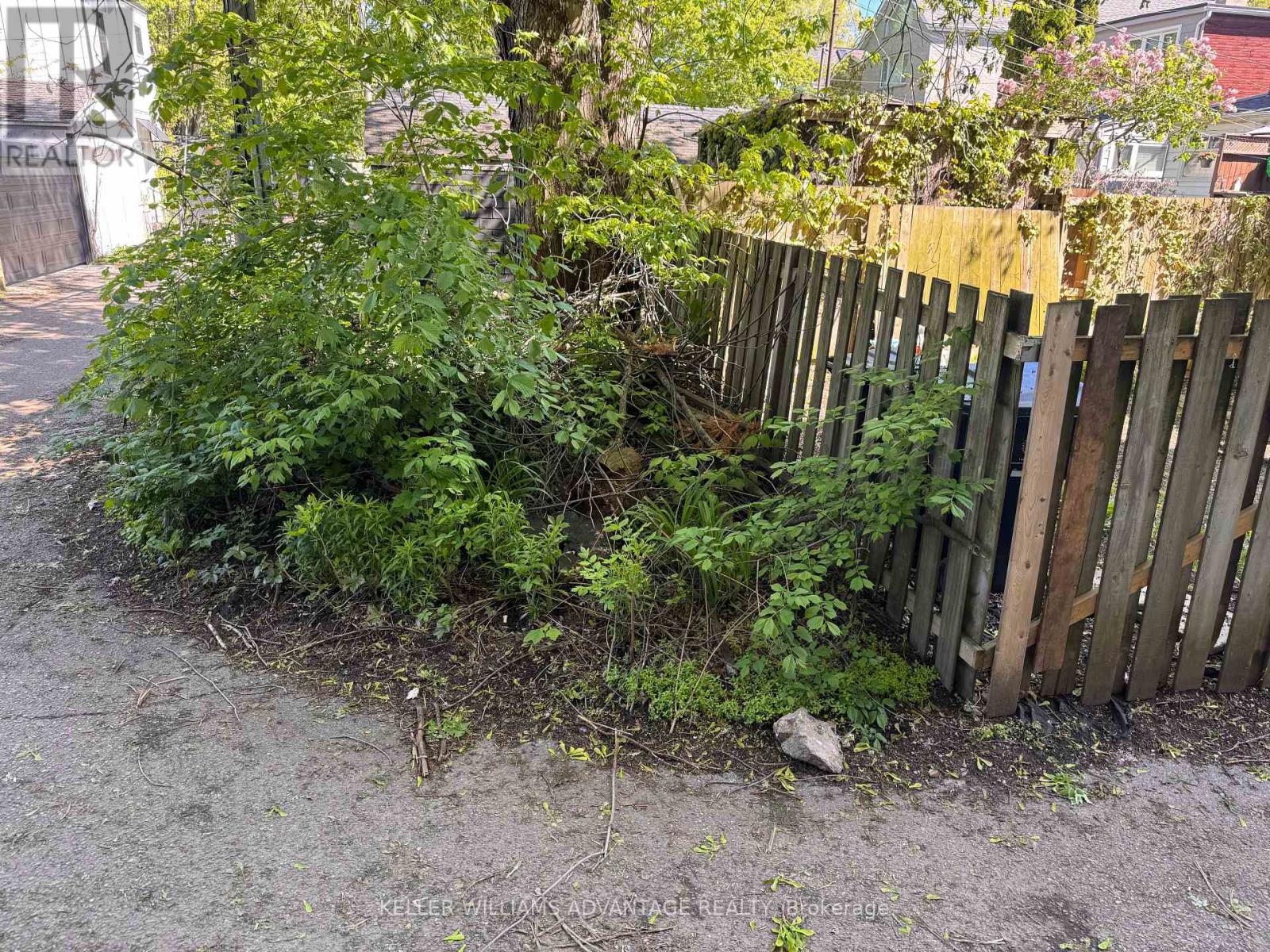 12r Hastings Avenue, Toronto, Ontario  M4M 3C7 - Photo 8 - E12965162