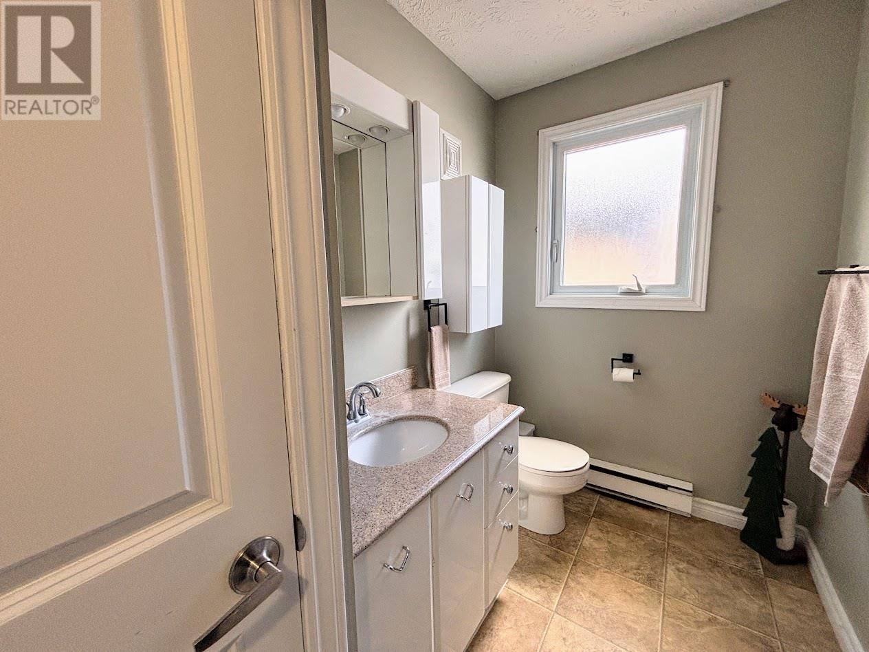 50 Otter Ave, Manitouwadge, Ontario  P0T 2C0 - Photo 17 - TB2601216