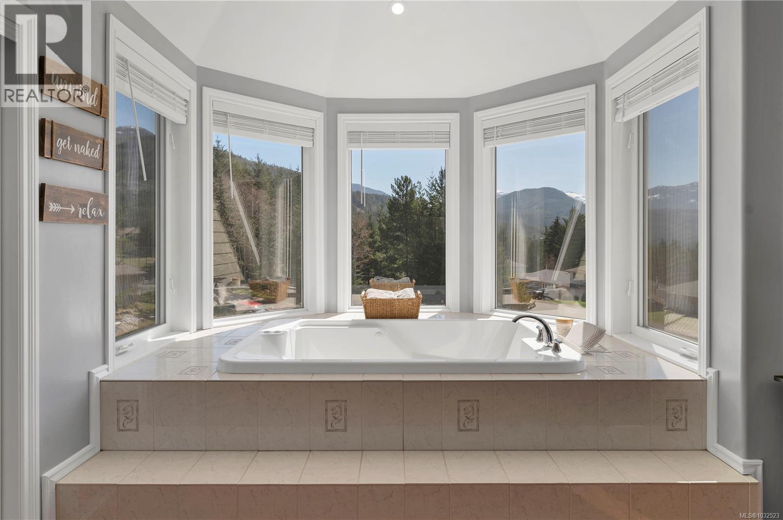 429 Donner Dr, Gold River, British Columbia  V0P 1G0 - Photo 33 - 1032523