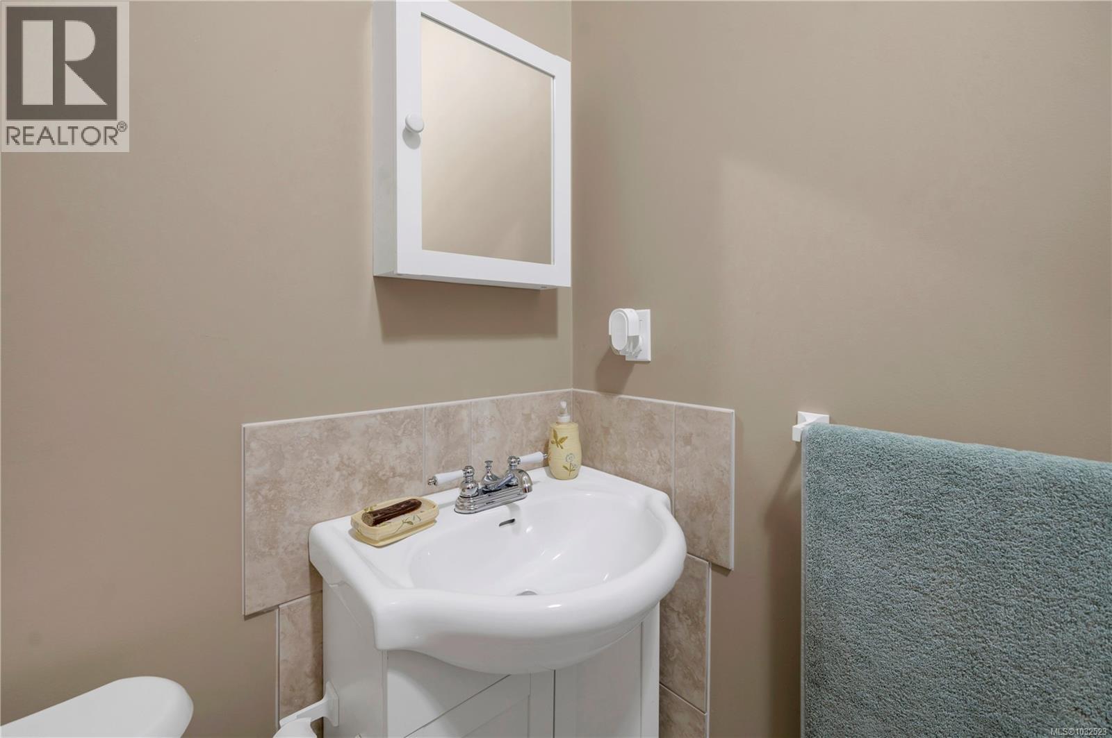 429 Donner Dr, Gold River, British Columbia  V0P 1G0 - Photo 45 - 1032523