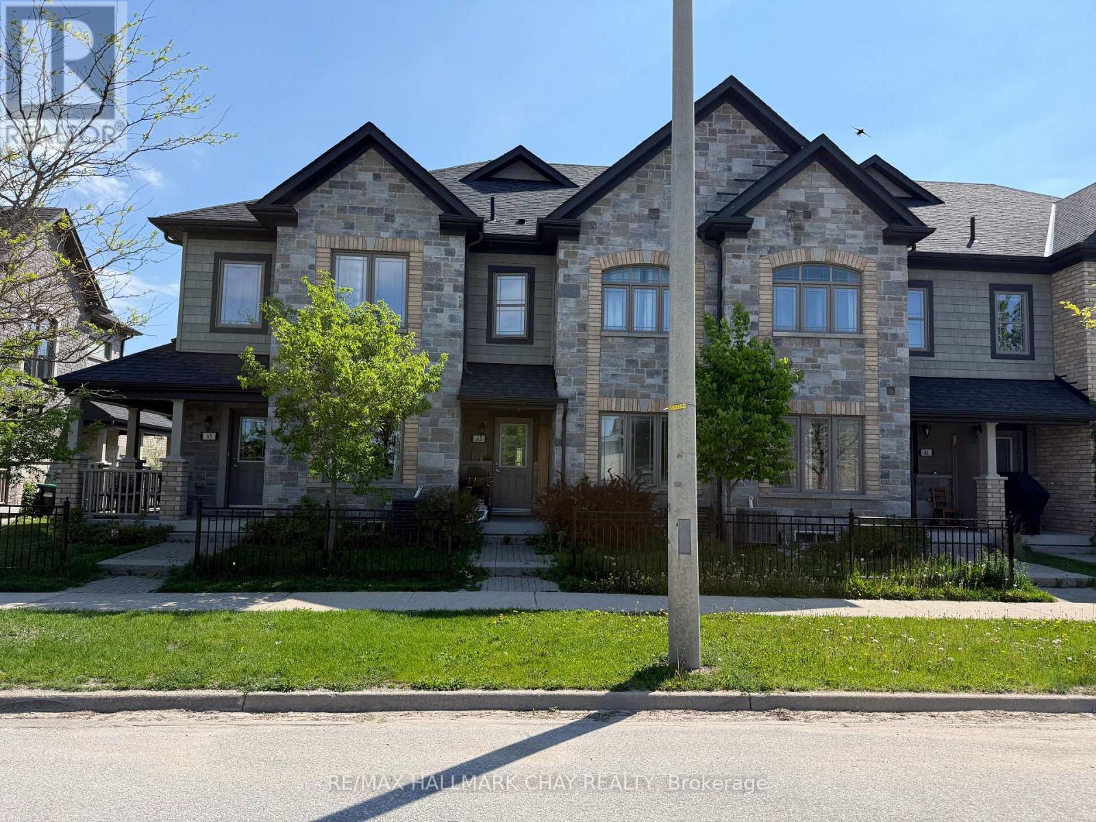 63 BATTEAUX STREET, Barrie, Ontario