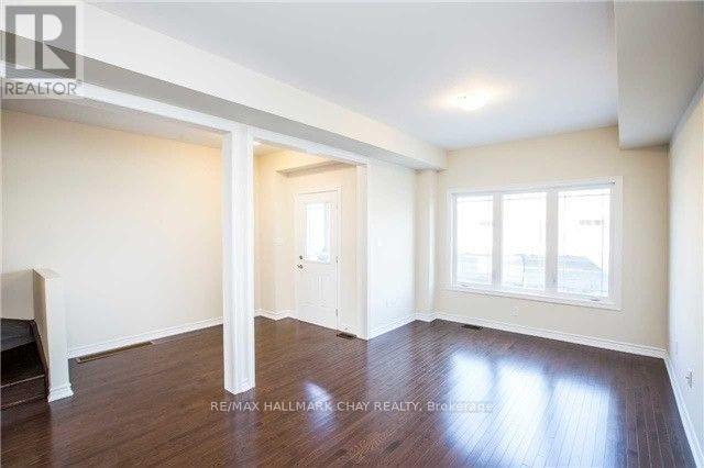 63 Batteaux Street, Barrie, Ontario L4M 0K6 - Photo 3 - S13173224