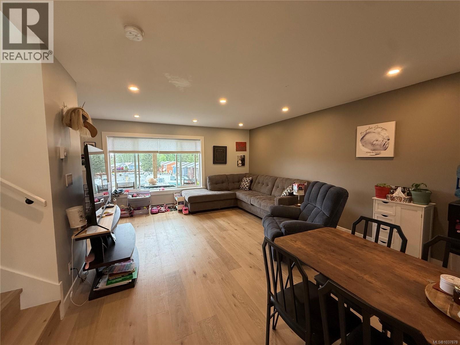 9572 Carnarvon Pl, Port Hardy, British Columbia  V0N 2P0 - Photo 7 - 1037878