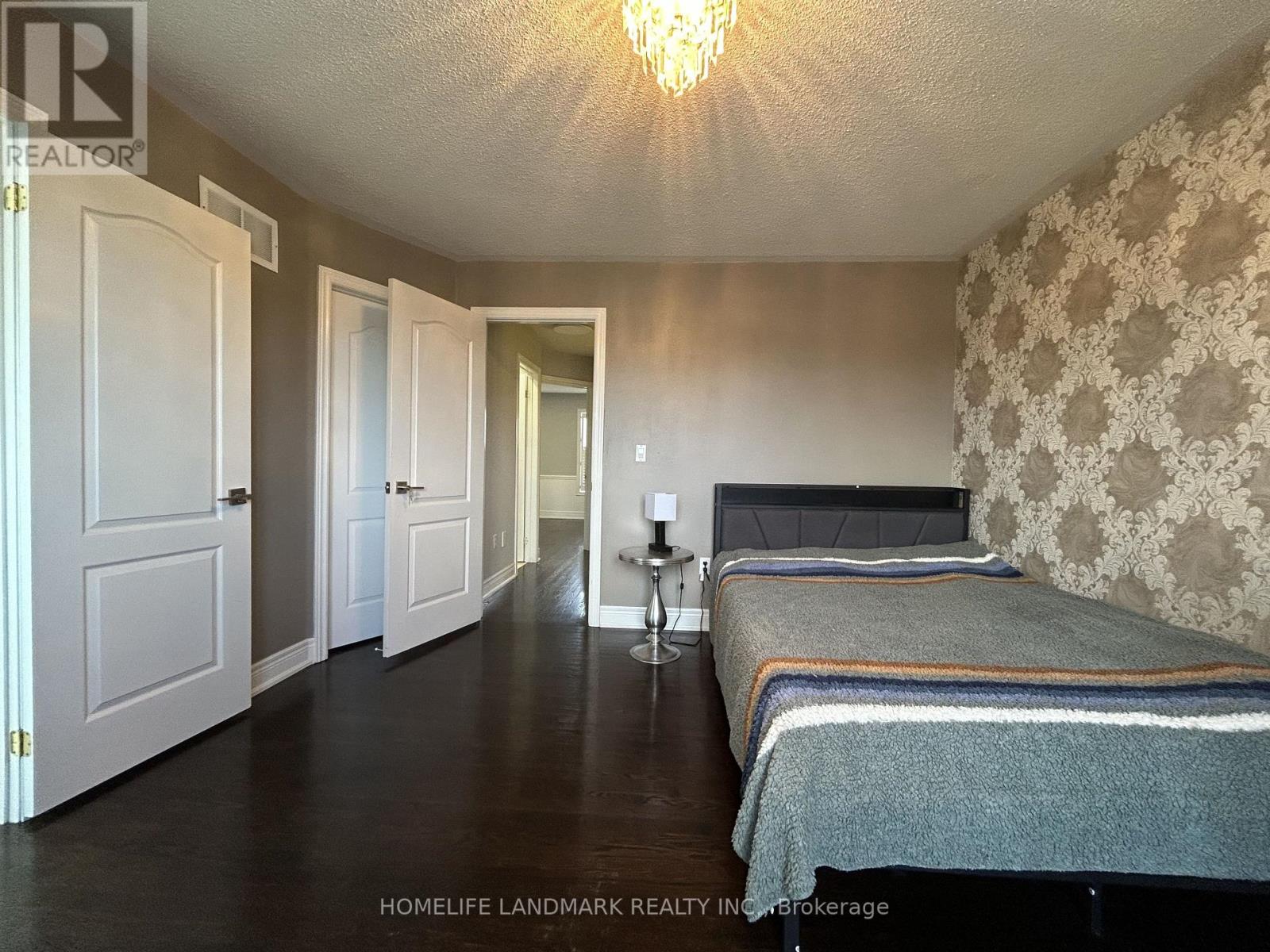 3484 Eglinton Avenue W, Mississauga, Ontario  L5M 7P4 - Photo 17 - W13183354