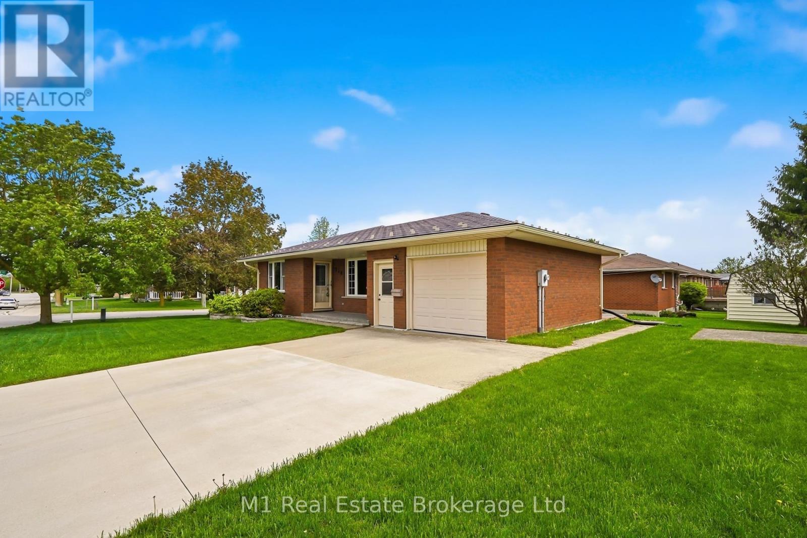 214 Church Street N, Wellington North (Mount Forest), Ontario  N0G 2L2 - Photo 2 - X13186260