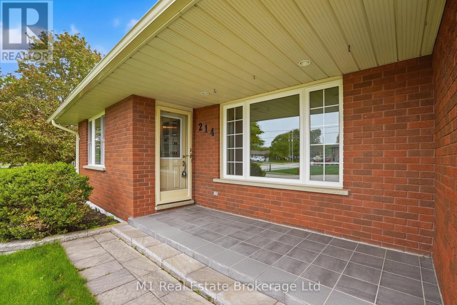 214 Church Street N, Wellington North (Mount Forest), Ontario  N0G 2L2 - Photo 3 - X13186260