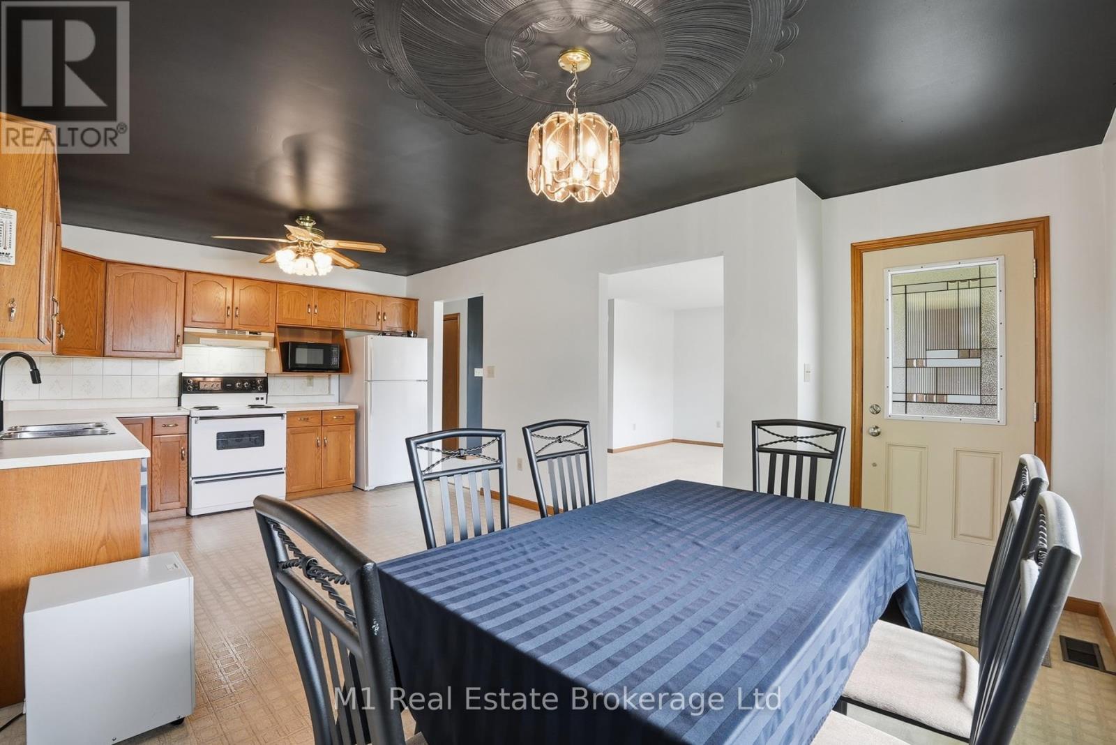 214 Church Street N, Wellington North (Mount Forest), Ontario  N0G 2L2 - Photo 4 - X13186260
