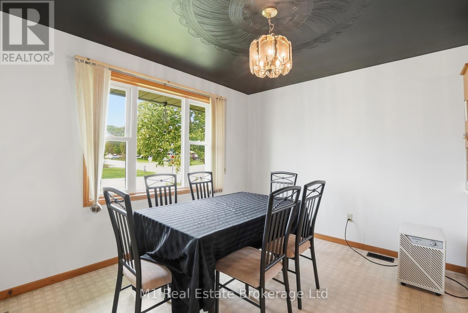 214 Church Street N, Wellington North (Mount Forest), Ontario  N0G 2L2 - Photo 5 - X13186260