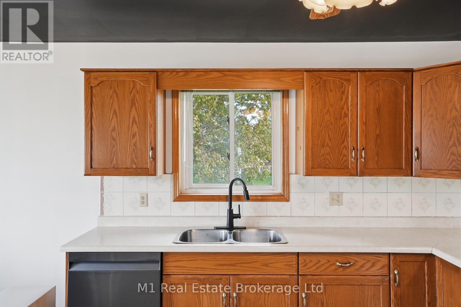214 Church Street N, Wellington North (Mount Forest), Ontario  N0G 2L2 - Photo 8 - X13186260