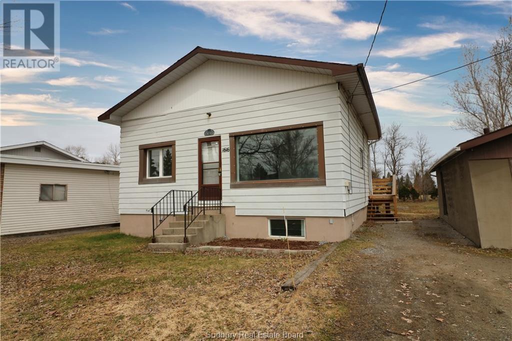 1616 Fourth, Val Caron, Ontario  P3N 1R4 - Photo 3 - 2128096