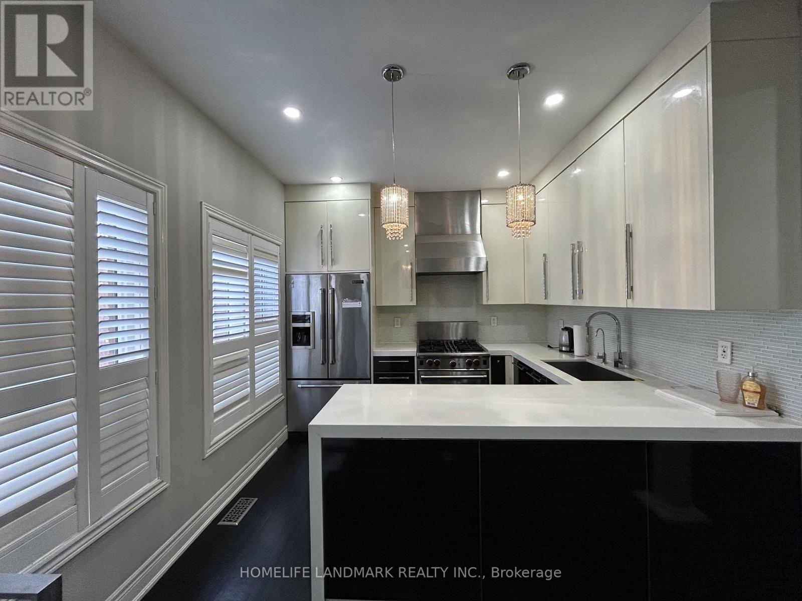 3484 Eglinton Avenue W, Mississauga, Ontario  L5M 7P4 - Photo 8 - W13183354
