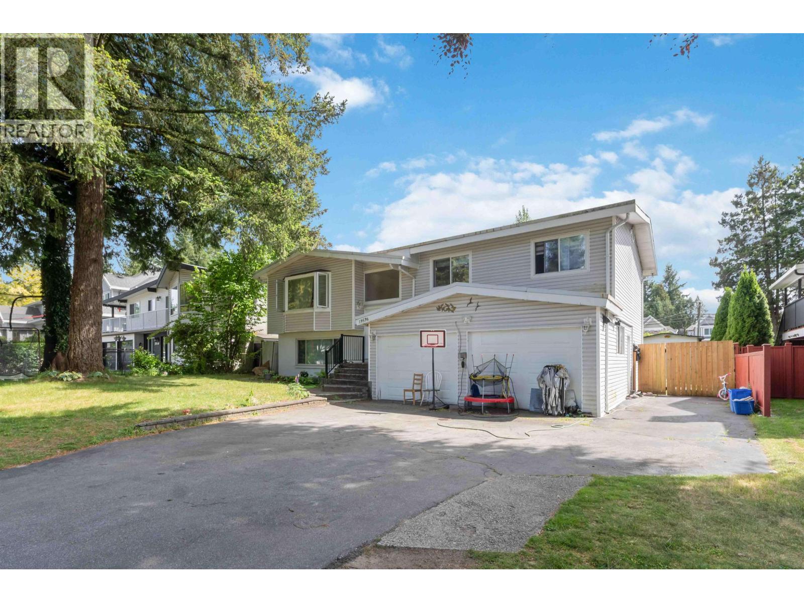 19536 118b Avenue, Pitt Meadows, British Columbia  V3Y 1L3 - Photo 1 - R3128519