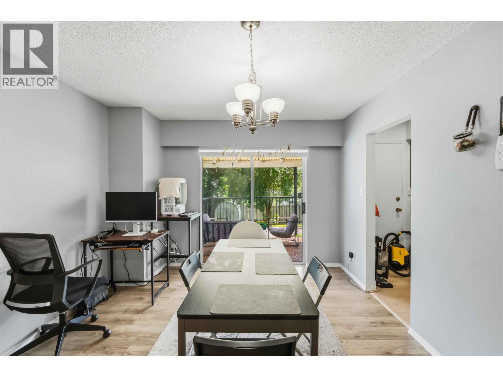 19536 118b Avenue, Pitt Meadows, British Columbia  V3Y 1L3 - Photo 3 - R3128519