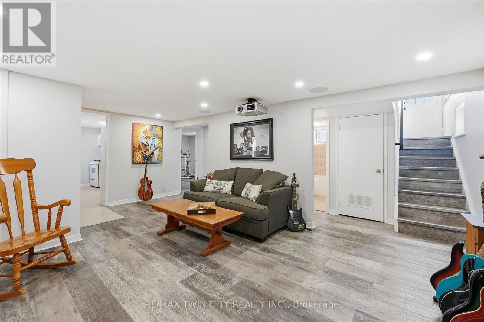 8 Delrex Boulevard, Halton Hills, Ontario  L7G 3X6 - Photo 24 - W13143430