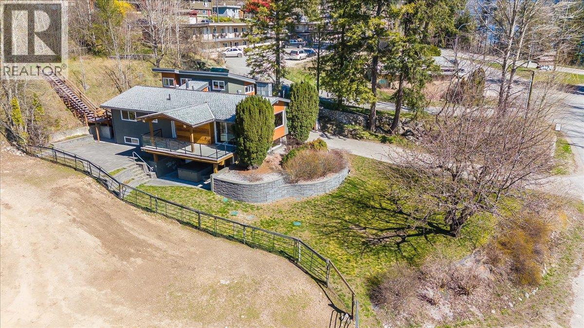 633 Jorgensen Road, Nelson, British Columbia V1L 5P4 - Photo 4 - 10383215