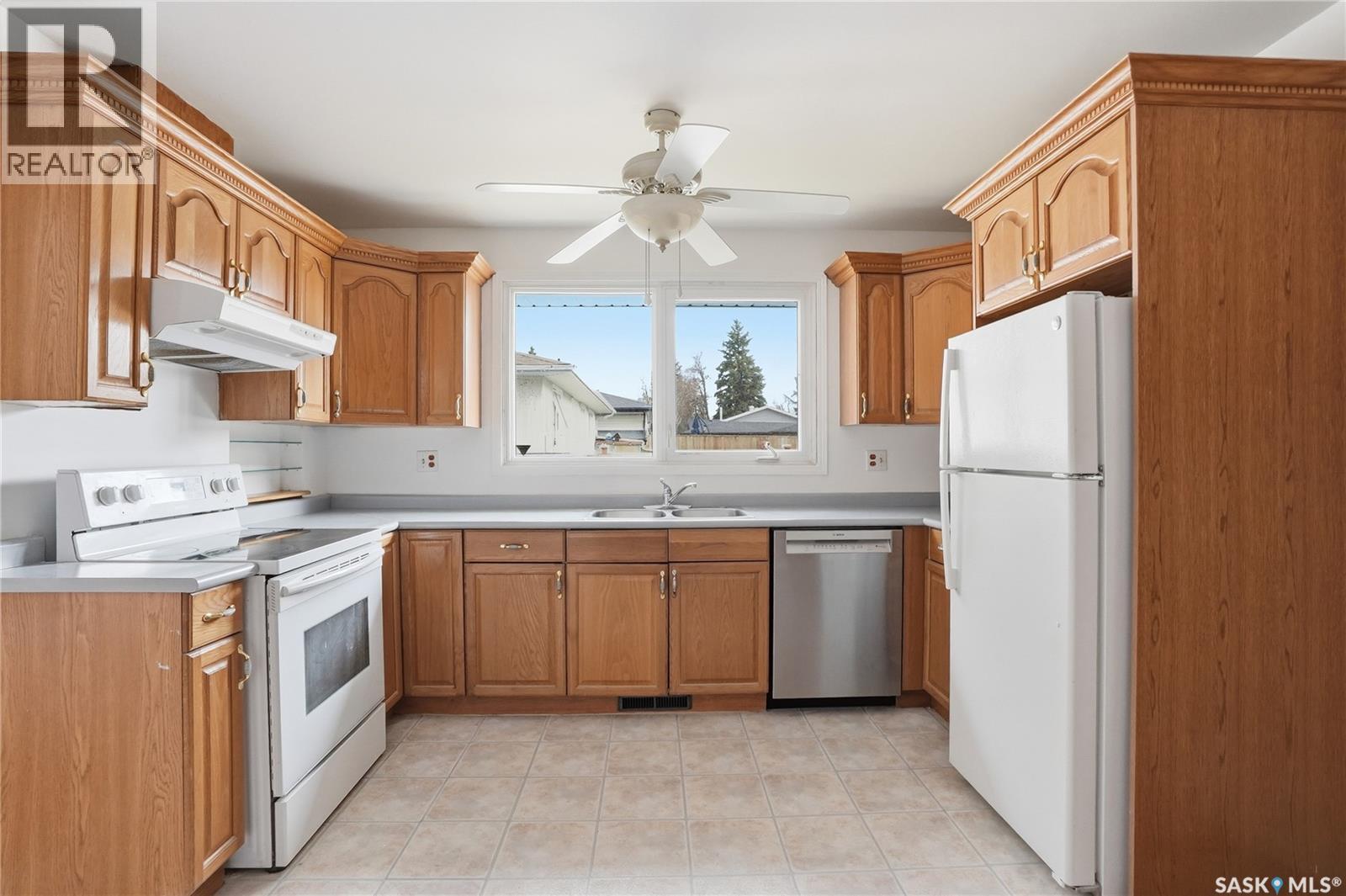 1044 East Centre, Saskatoon, Saskatchewan  S7J 3A3 - Photo 9 - SK037188