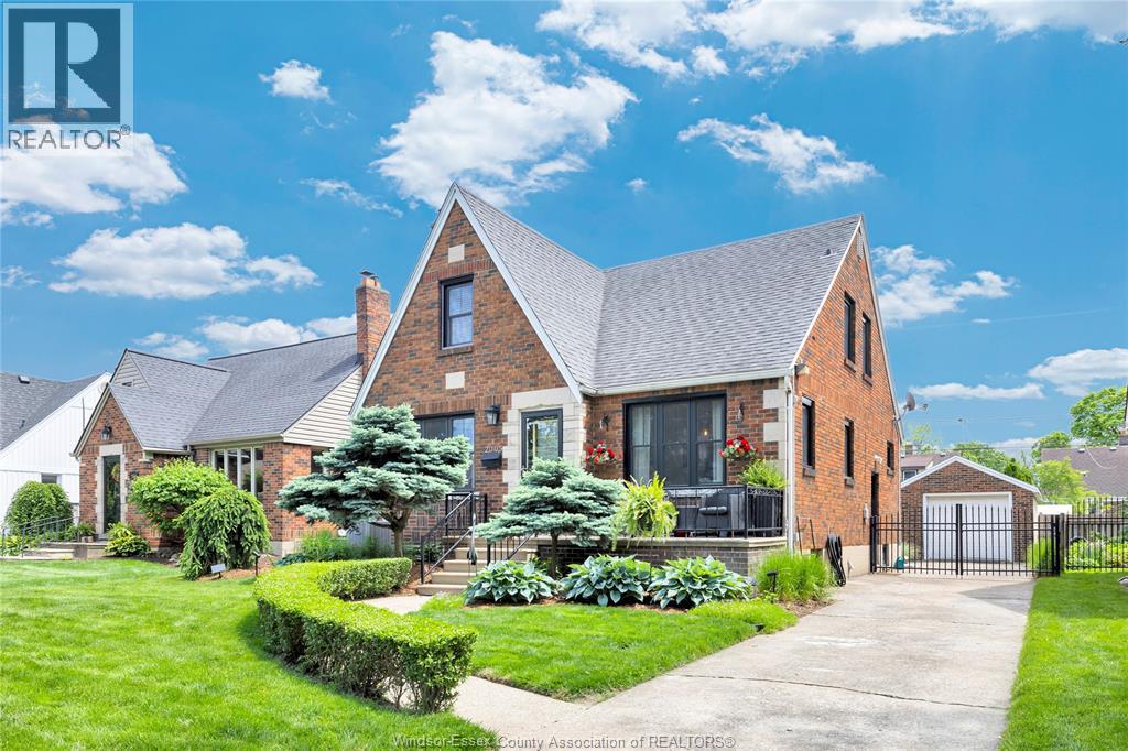 MLS# 26012287: 2005 AMIENS AVENUE, Windsor, Canada