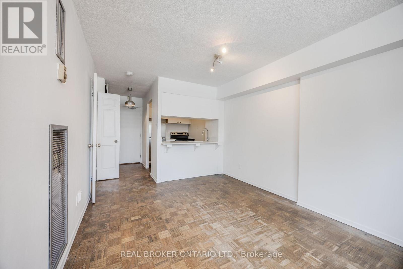 708 - 105 Mc Caul Street, Toronto, Ontario  M5T 2X4 - Photo 10 - C13186276