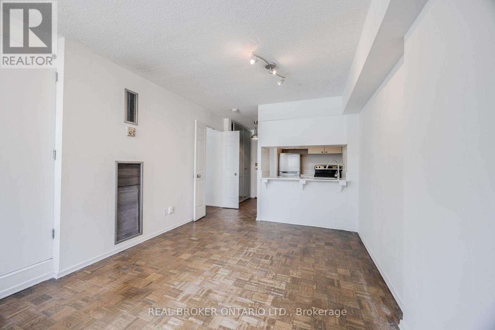 708 - 105 Mc Caul Street, Toronto, Ontario  M5T 2X4 - Photo 9 - C13186276