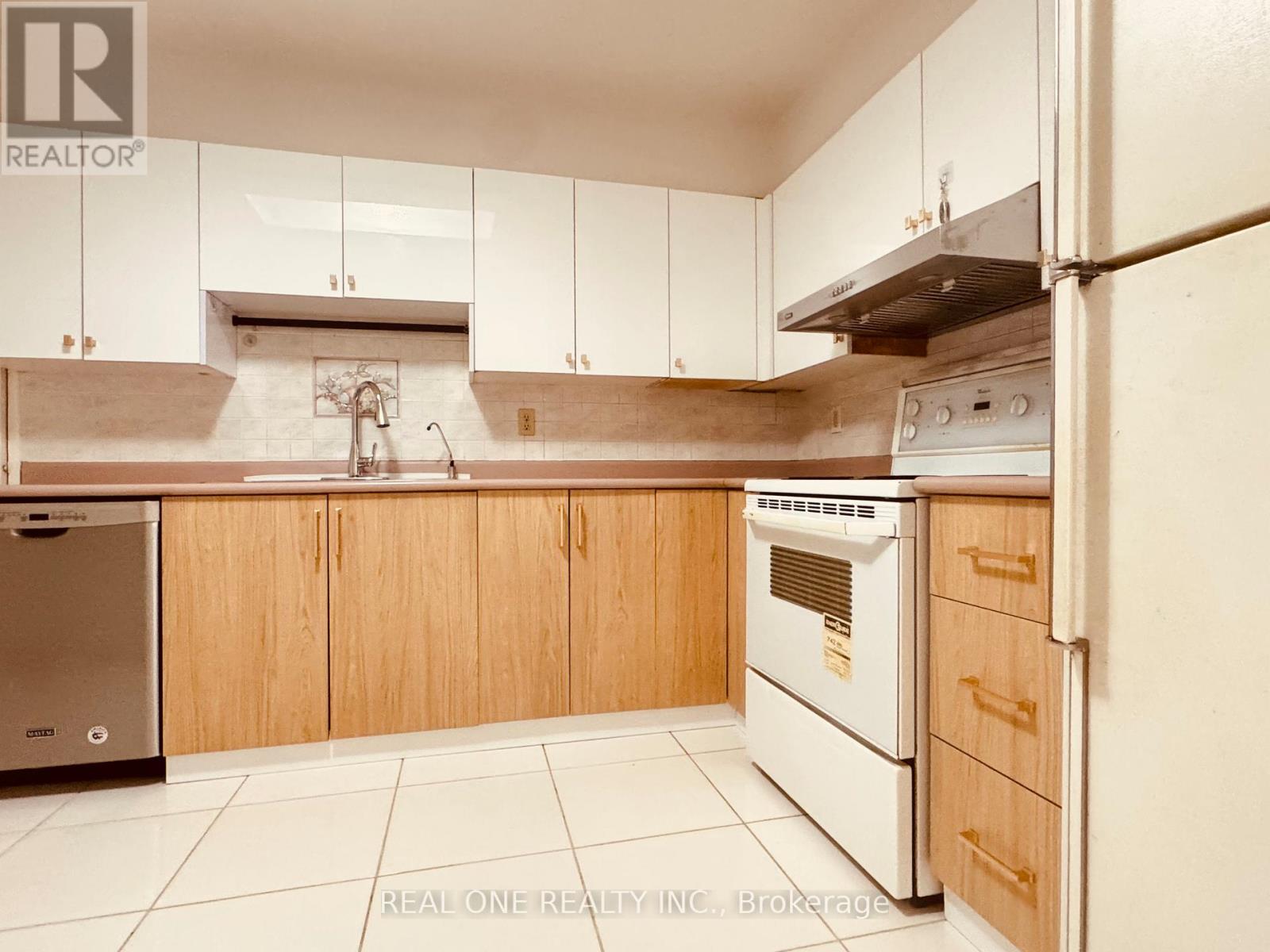 1723 - 75 Bamburgh Circle, Toronto, Ontario  M1W 3W1 - Photo 10 - E13186360
